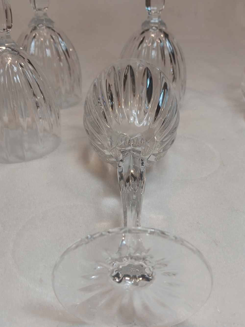 Cristal d'Arques-Durand Set of 8 "Classic" Wine Glasses - Picture 4 of 10